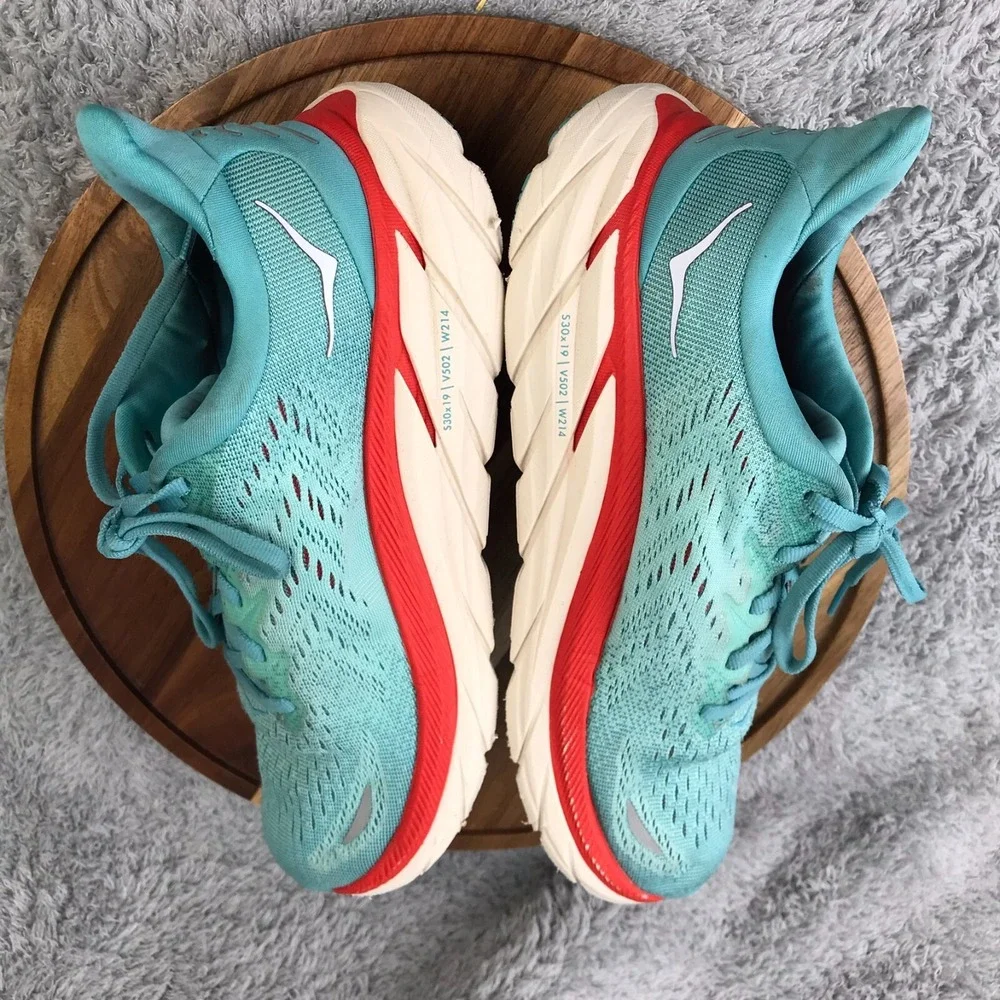 Hoka One One has couple